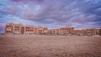 Dawn’s Embrace: A Beachside Photowalk in Valencia