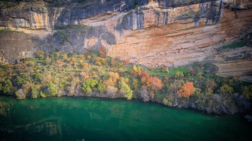 Serene Waters: Buendía Reservoir Under the Sun