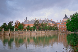 Whispers of Dawn: Frost and Fog Around Aranjuez Palace